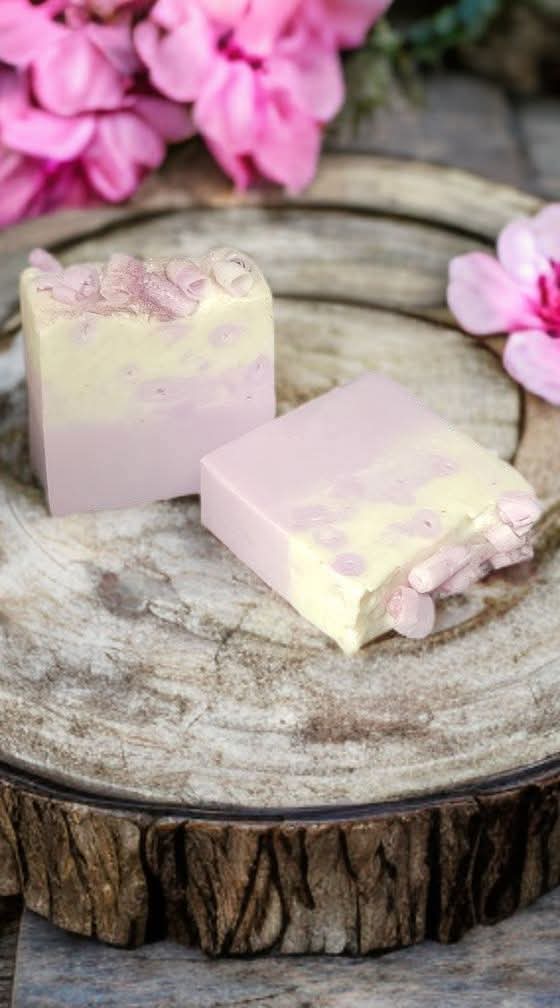 Lavender, Sandalwood, & Organic Oatmeal Soap Bar